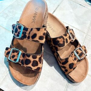 ANNA Leopard-Print Double Buckle Slides in Brown and Black sandals Sz 5.5